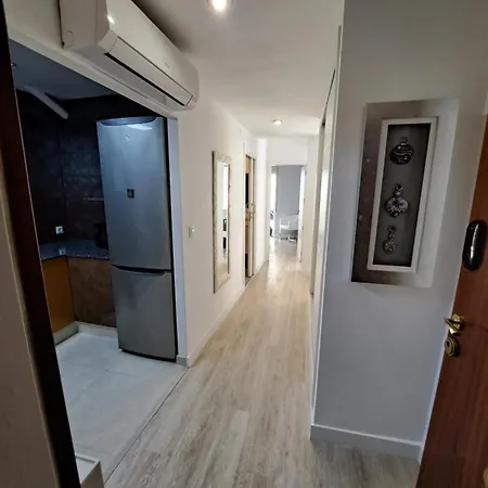 Modern 2 Bedroom Corner Unit In The Heart Of * Alicante